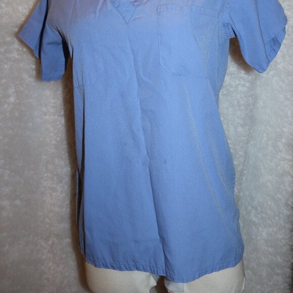 Aramark medical blue scrub top Ladies XS inner & outer pockets - Picture 7 of 7